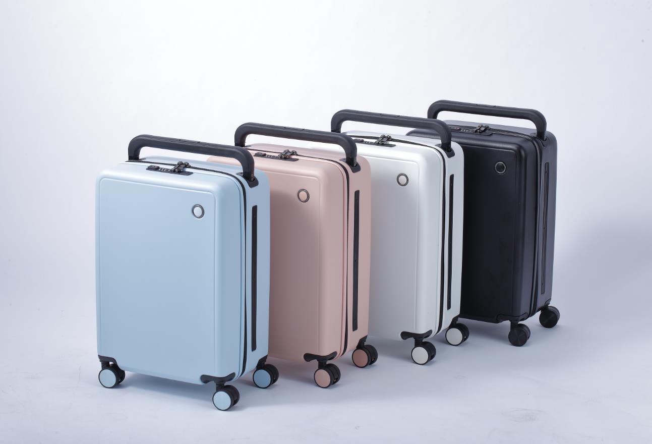 20インチ幅のトロリー荷物機内持ち込み用ケース、USB充電器付き